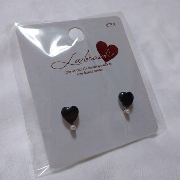CanDo Heart Motif Earrings Black - Picture 3 of 3